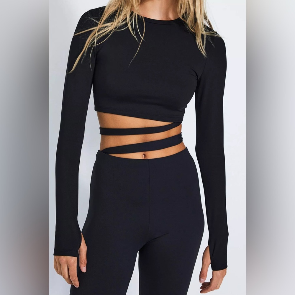 Devon Windsor Black Tumi Long-Sleeve Crop Top